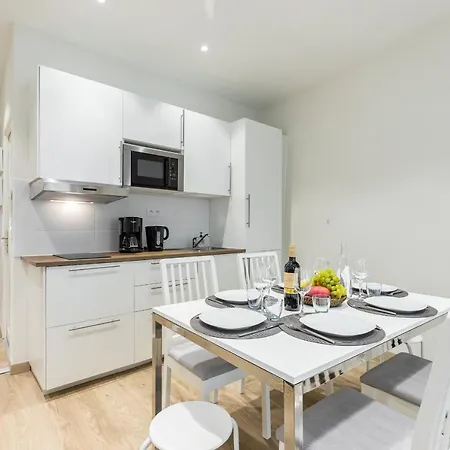 The Dolce 2-Br Seaside, Central, Ac Nicea