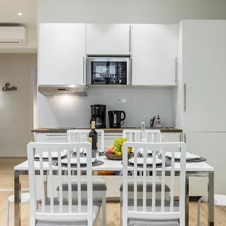 The Dolce 2-Br Seaside, Central, Ac Nice